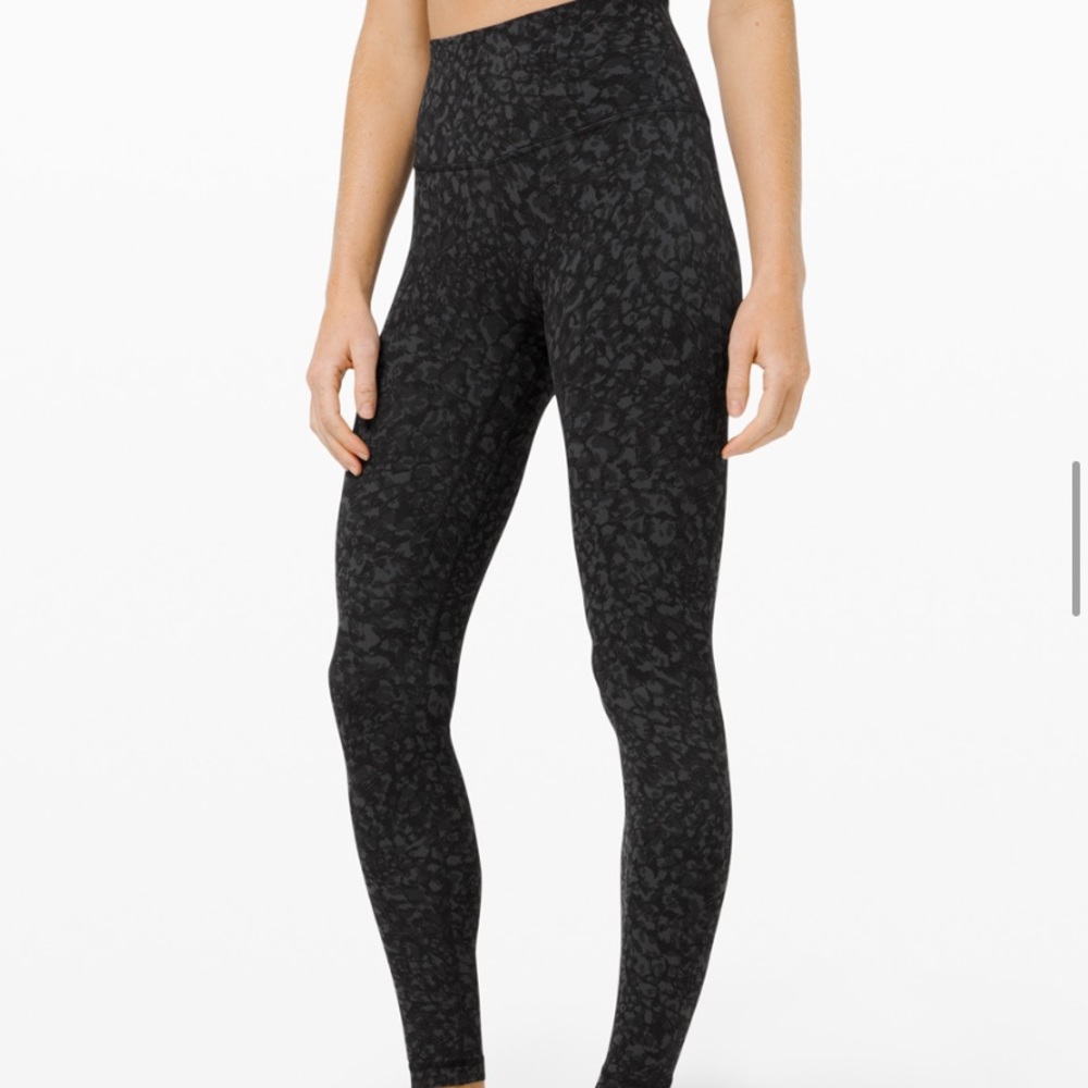 Lululemon leggings and bra - Picture 3 of 3